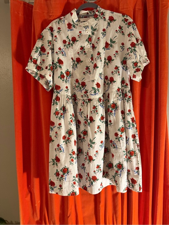 See By Chloe Dresses & Skirts - See by Chloe women’s Floral Button-Front Dress - White with Red Roses NWT